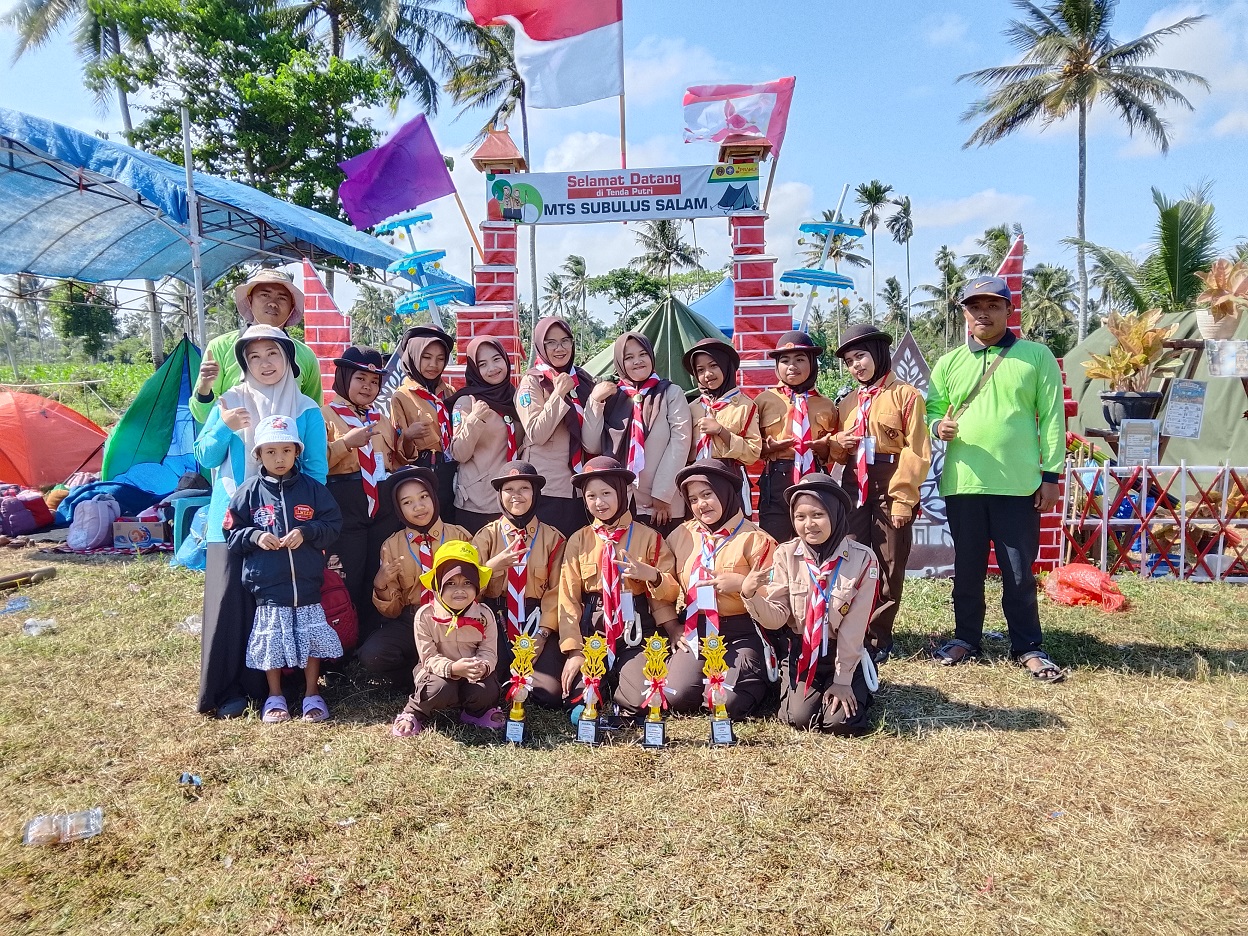 Foto Bersama Pendamping dan Kepala Madrasah